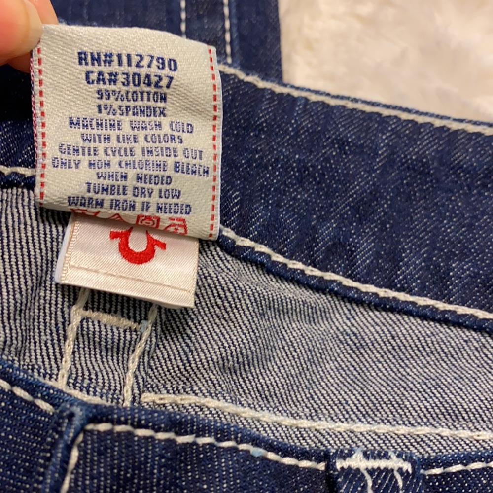 True Religion 5 pocket bootcut jeans. - Picture 6 of 8